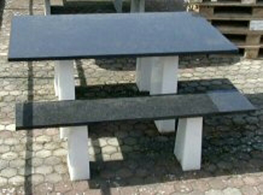 Granit-Tisch - Brönnimann Grabmale